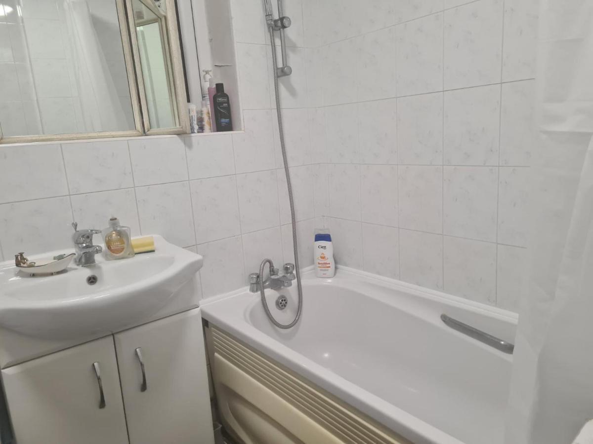 Specious Room In Northolt Northolt  Eksteriør bilde